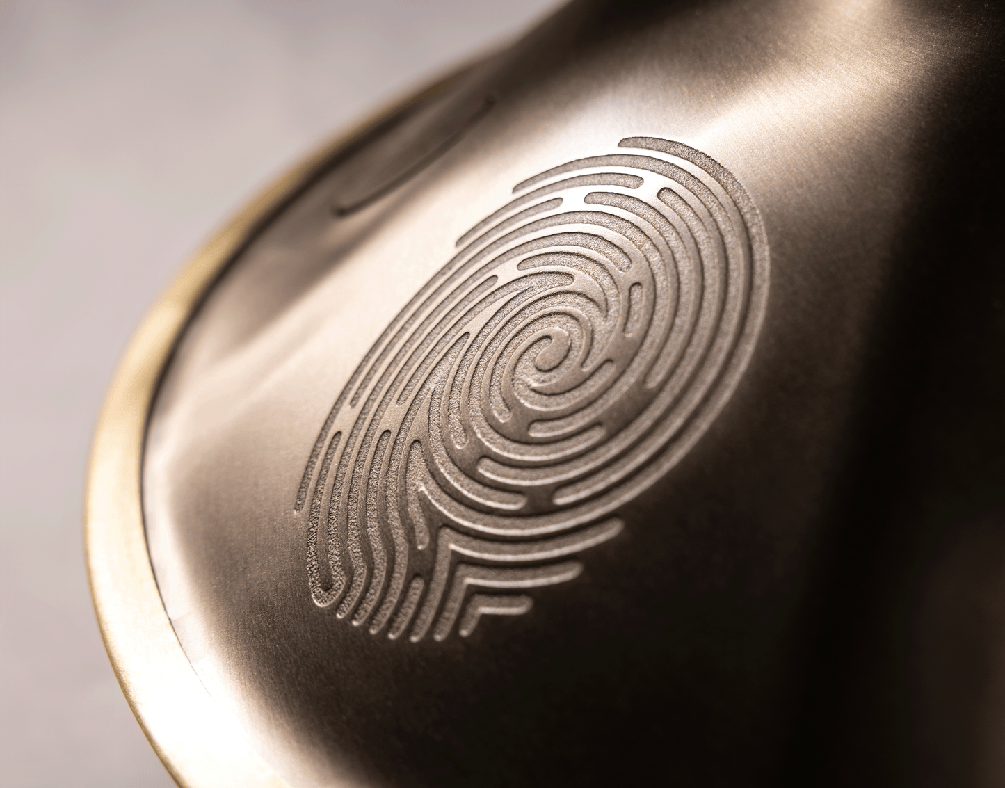 Rav Vast gold drum, tongue drum, drum tongues, steel tongue drum, handpan
